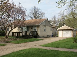 905 S Main St, Crown Point, IN 46307