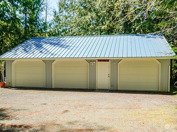 5th image of 160 N Canvasback Way