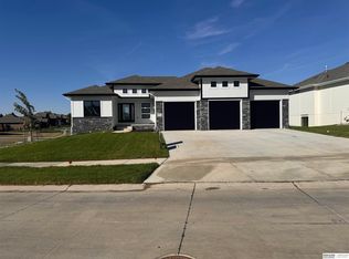 12716 S 79th St, Papillion, NE 68146