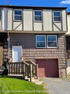 96 Carriage Ct, Farmington, NY, 14425
