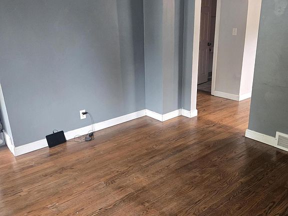 5th image of 23582 Beierman Ave