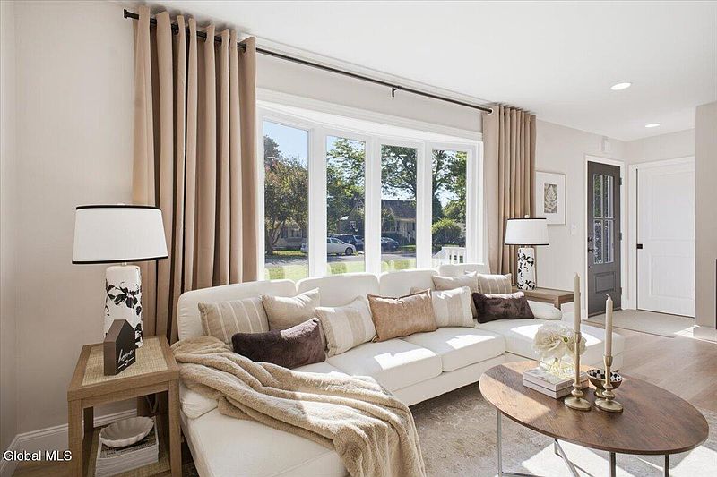 5th image of 31 Arbutus Drive