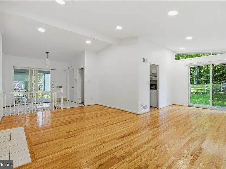 6614 Melody Ln — Photo 2
