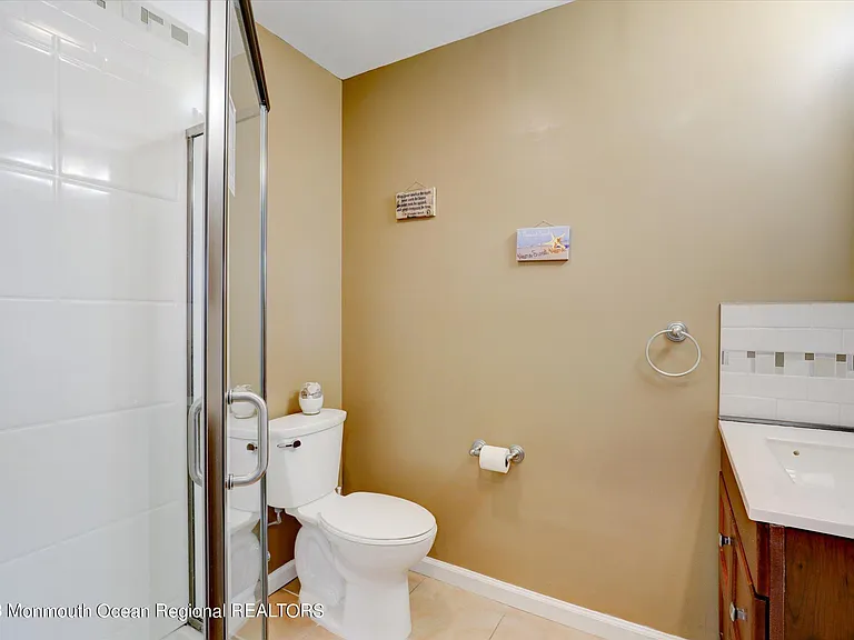 120A Randall Ave #A — Photo 25