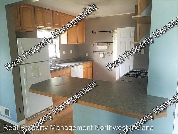 5th image of 7010 Schneider Ave