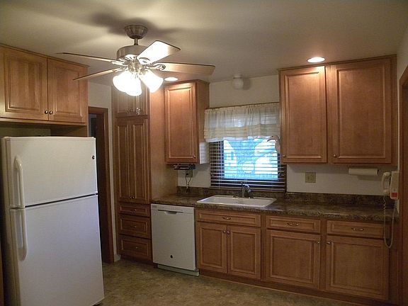 5th image of 3810 Connecticut Dr
