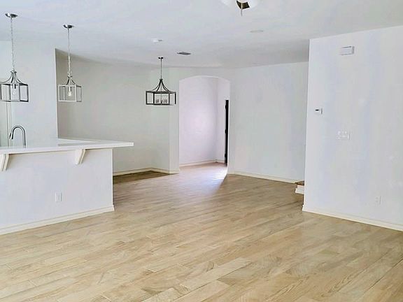 3rd image of 318 McFadden Dr Unit 15