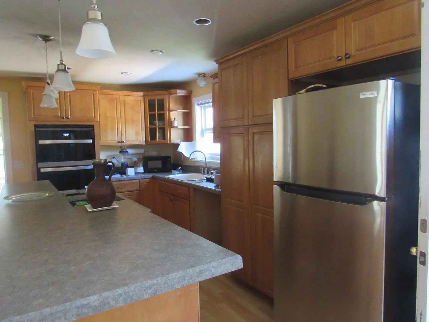 Salem 4 Bedroom Colonial for Rent! — Photo 4