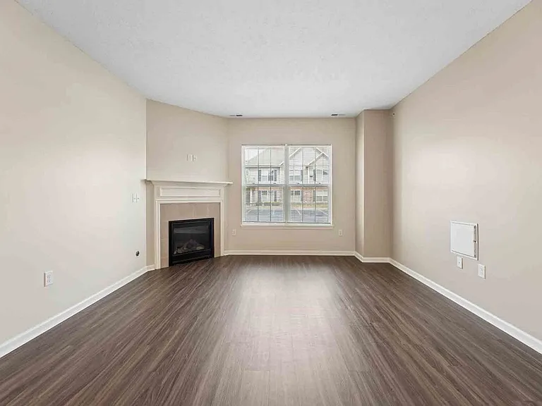 Auburn Creek Apartment Homes — Photo 24