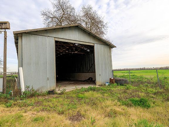 5th image of 618 Wellsford Rd