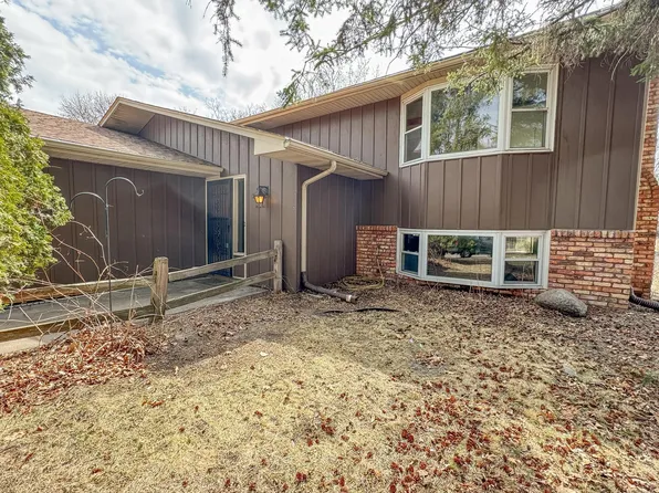 710 115th Ave NE, Blaine, MN 55434