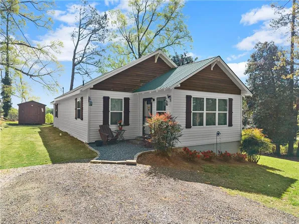 181 Forest Ave, Toccoa, GA 30577