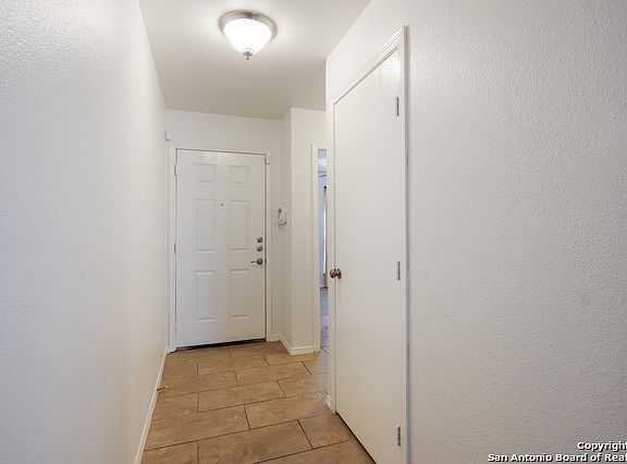 2nd image of 100 Lorenz Rd APT 1001