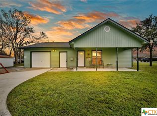 297 Ivy Ave, Luling, TX 78648