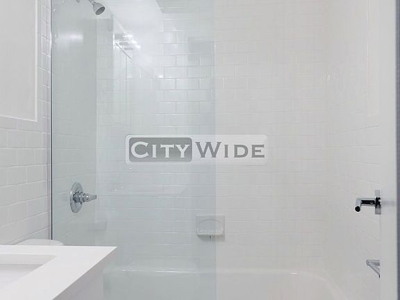 5th image of 400 E 89th St APT 13K