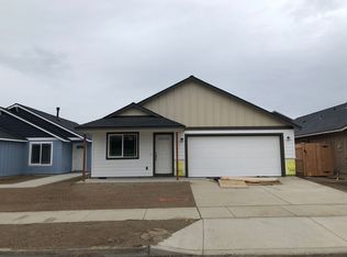 3025 NW Cedar Ave, Redmond, OR 97756