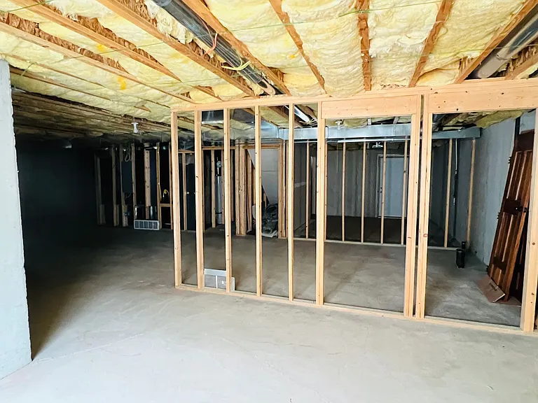 925 S 7450 E — Photo 27