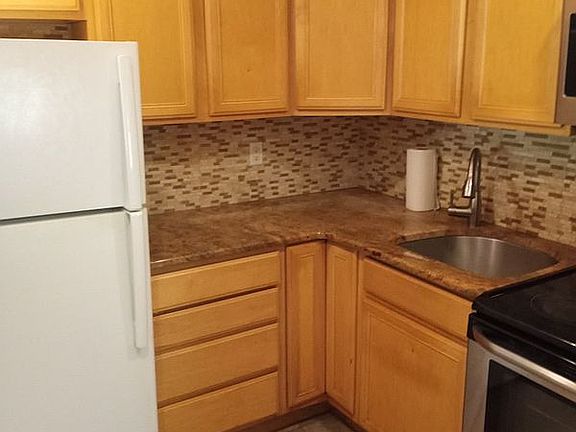 4th image of 3747 Amboy Rd APT 1A