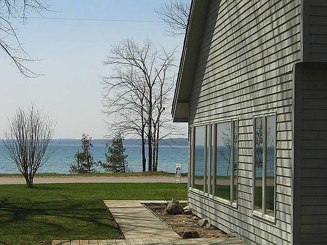 3752 S Lee Point Rd, Suttons Bay, MI 49682 Zillow