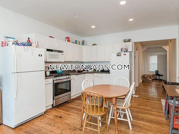 2nd image of 62 Algonquin Rd #1
