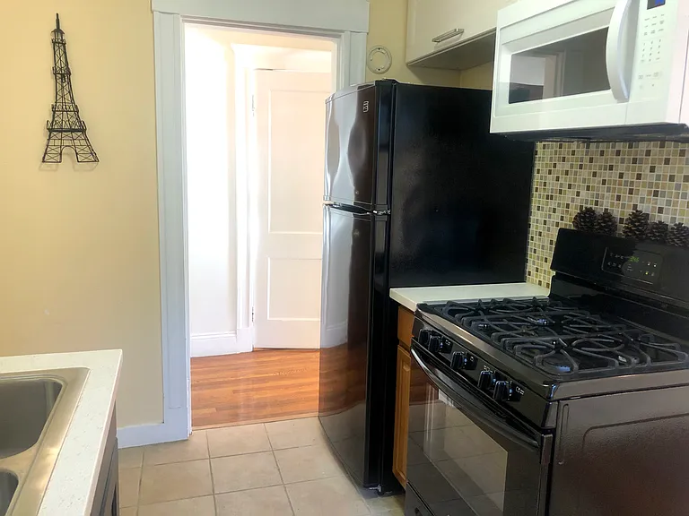 14 Melvin Ave #10 — Photo 4
