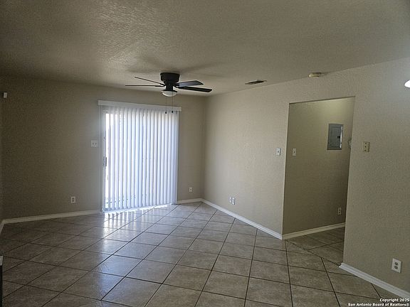3rd image of 6434 Brittany Farm