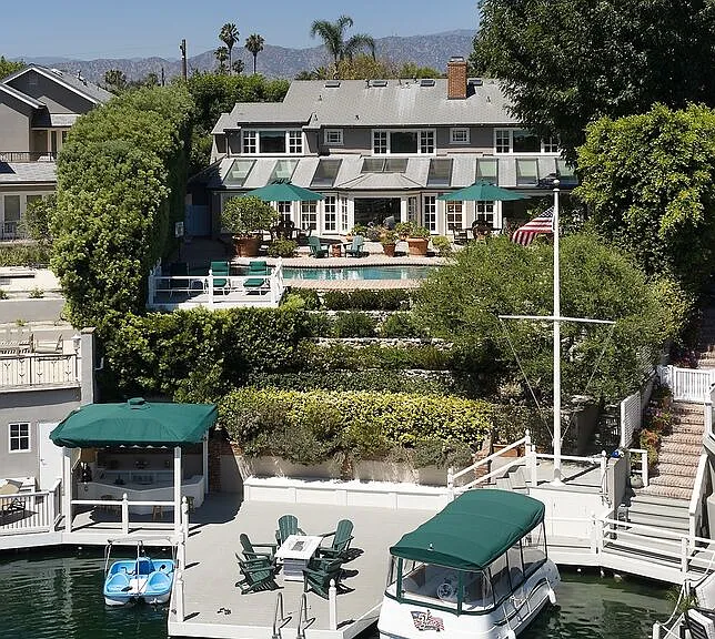 10030 Toluca Lake Ave — Photo 40