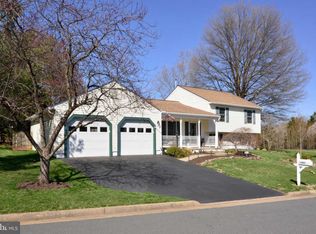 1803 Lisa Gaye Dr, Sterling, VA 20164