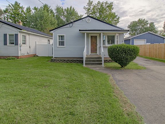 2nd image of 3308 Lake St