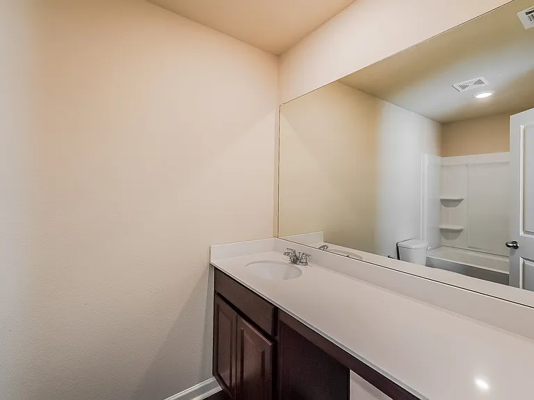 165 Clover Ln — Photo 13