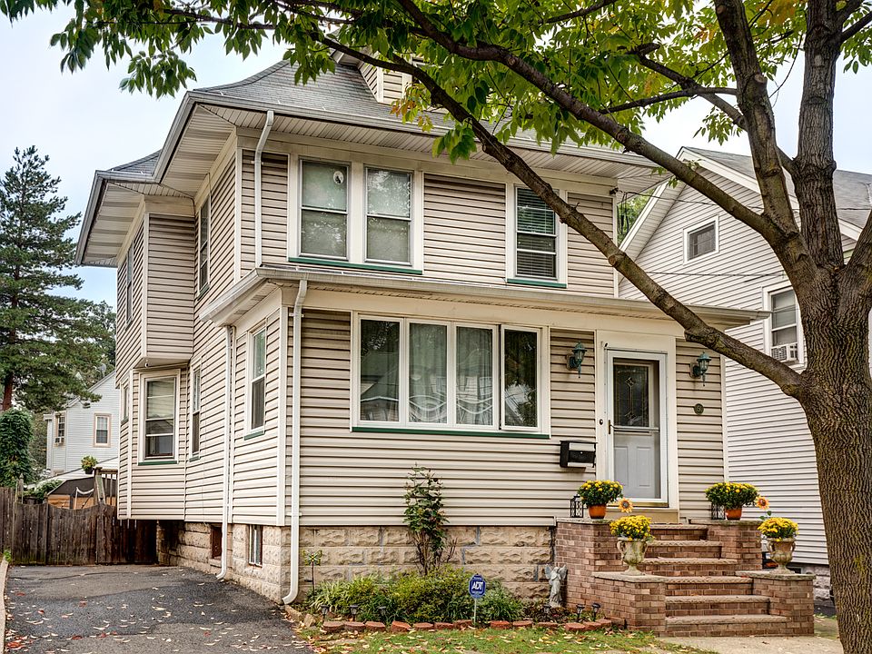 1st image of 150 Berwyn St