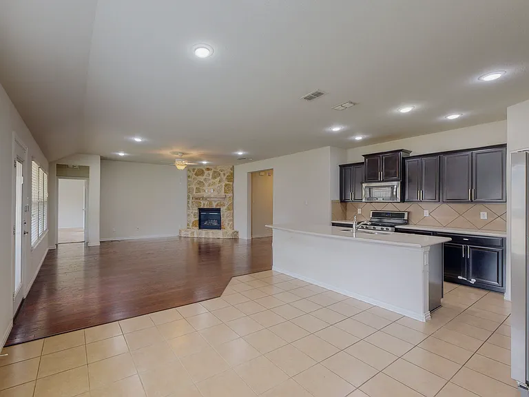 8100 Horseman Rd — Photo 5