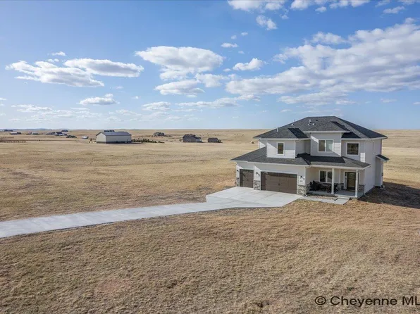 1472 Scenic Ridge Dr, Cheyenne, WY 82009