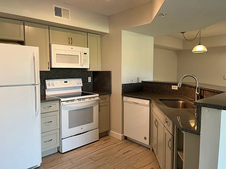 3769 NW Mediterranean Ln — Photo 5