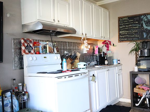 3rd image of 22 Bobolink St NE #F