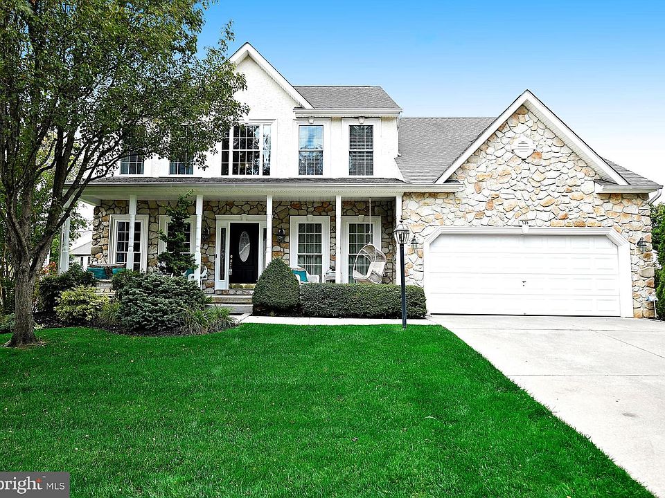 1st image of 135 Loretta Way