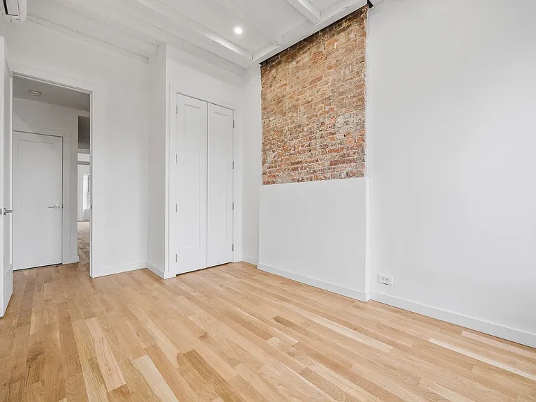 75 Bainbridge St #4B — Photo 16