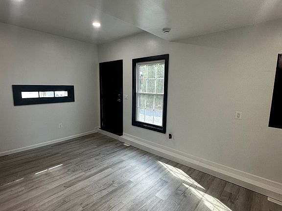 3rd image of 119 Ivywood Dr