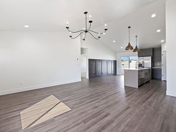5th image of 719 Cheri Ct