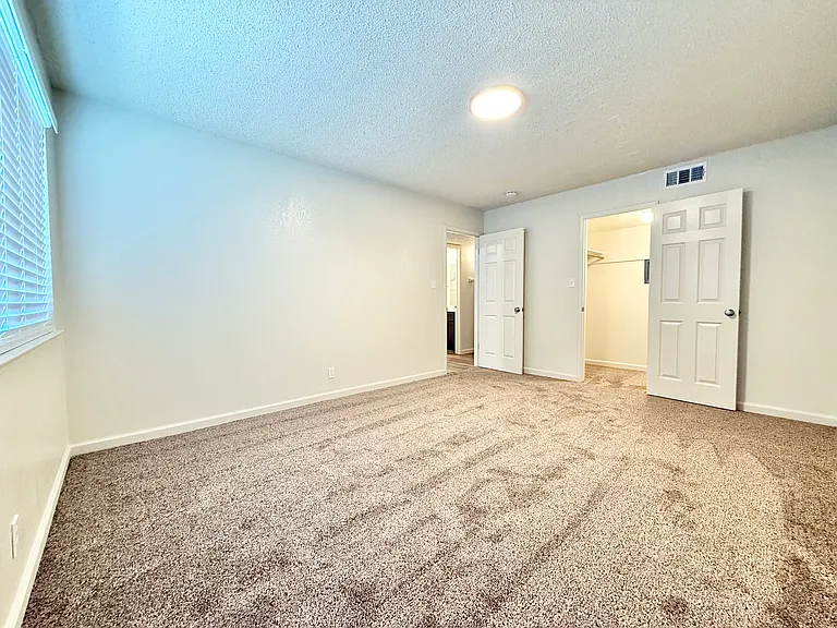 633 Stewart St #22 — Photo 8