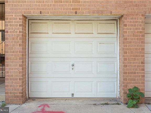 3rd image of 814 S Sheridan St APT 6