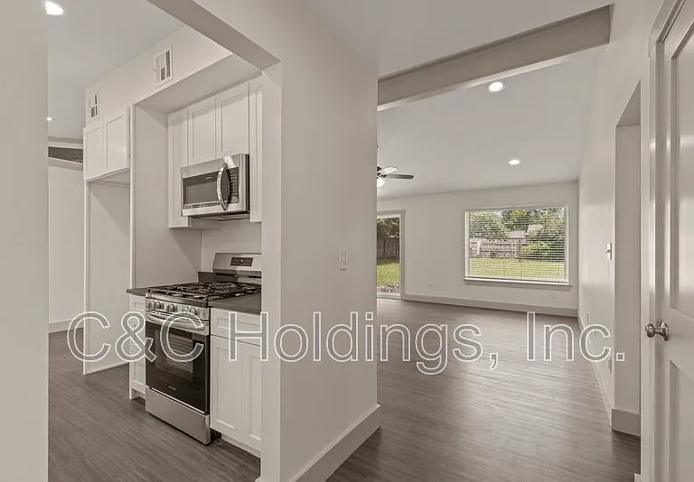 4541 E 32nd Pl — Photo 4