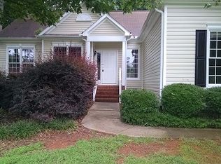 411 Roberts Rd, Taylors, SC 29687