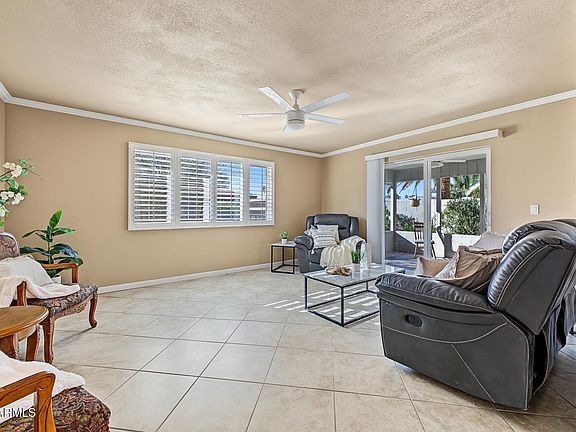 4th image of 846 S ROSEMONT --