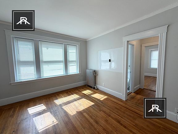 4th image of 1625 Commonwealth Ave #34