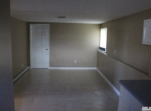 4th image of 180 Hilltop Dr