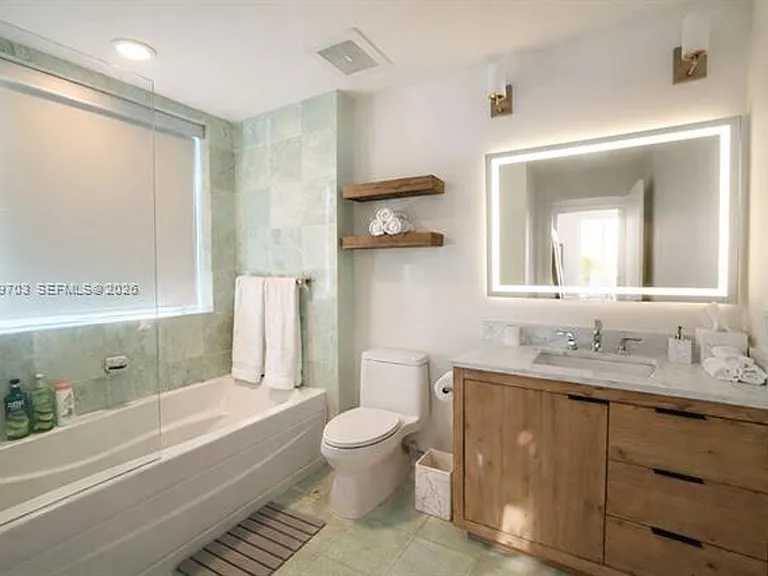1050 Brickell Ave #2210 — Photo 8