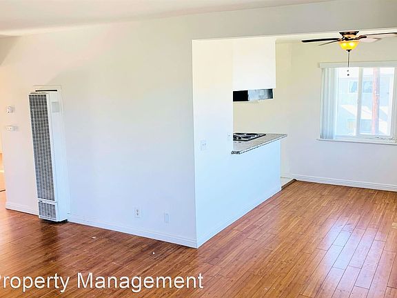 2nd image of 2867 Hickory Pl #11019662