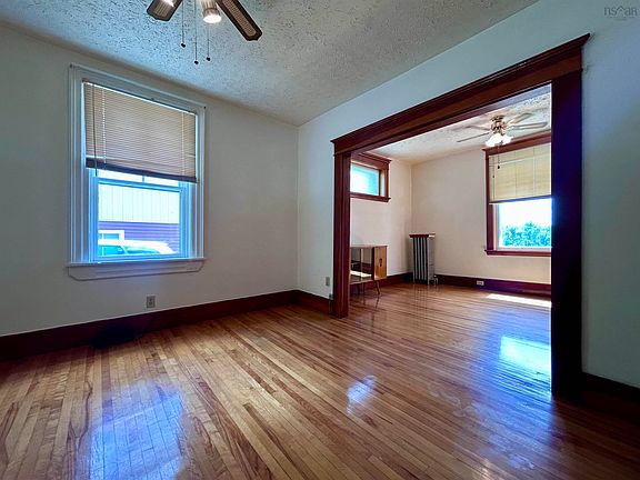 5th image of 39 Military Ln