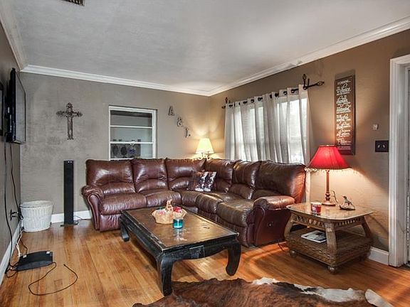5th image of 222 Townsend Ave